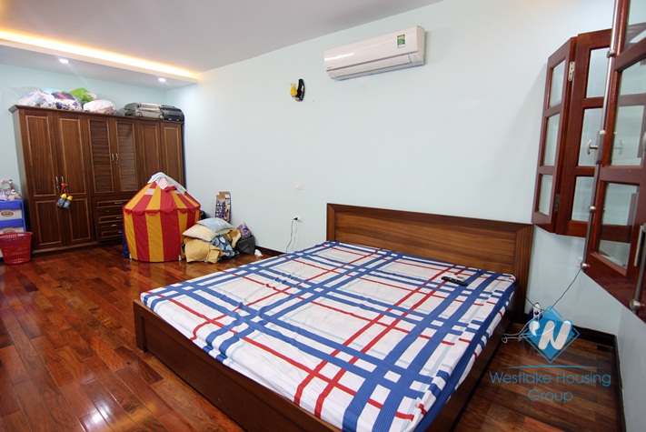 Nice house with 5 bedrooms for rent in Cay Giay, Ha Noi